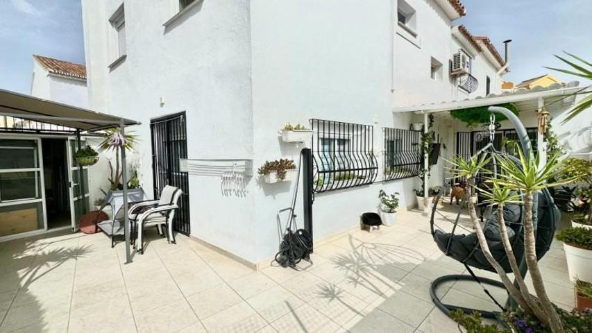 Adosada en venta en Torremolinos, Montemar photo 0