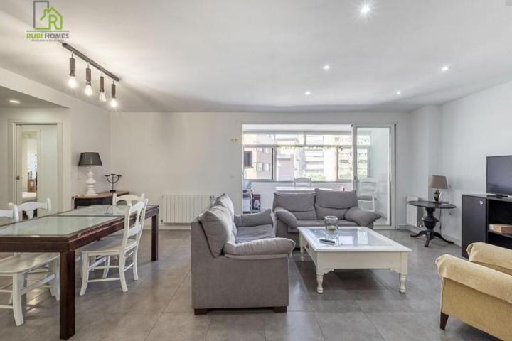 Piso en venta en Granada, Constitucion photo 0