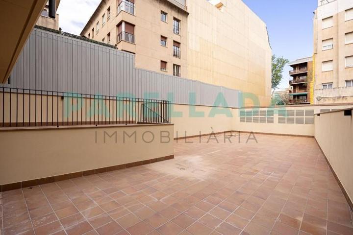 Planta baja en venta en Badalona, Centro photo 0