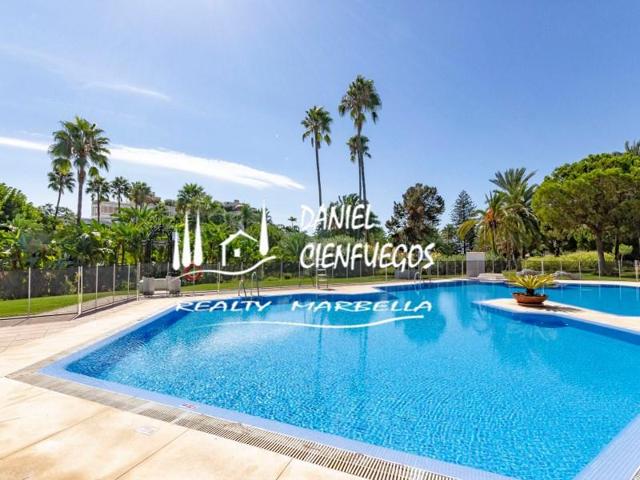 Apartamento en venta en Marbella, Aloha photo 0