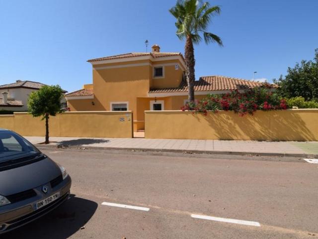 Chalet en venta en Pilar de la Horadada photo 0