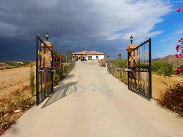 Chalet en venta en Alora photo 0