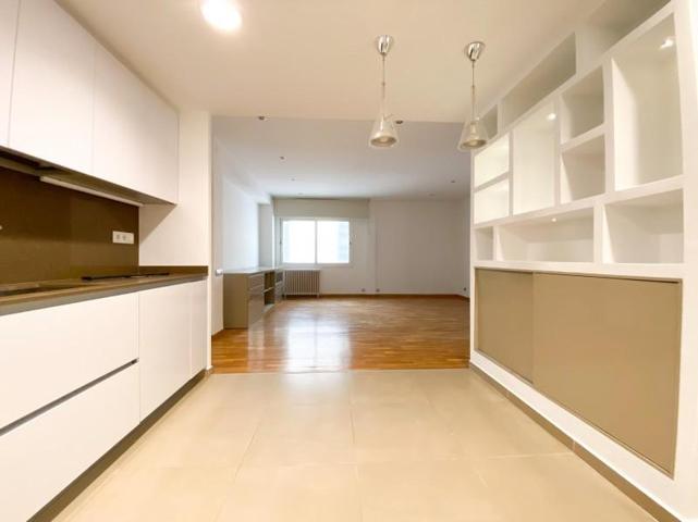 Apartamento en venta en Barcelona, Turo Park photo 0