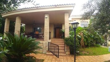 Casa en venta en L'Eliana, URB. EL PARADIS photo 0