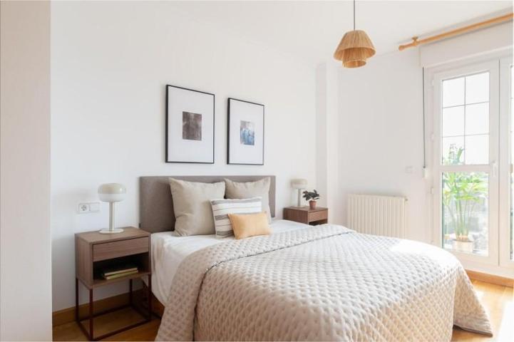 Chalet en venta en Huarte - Uharte, --- photo 0