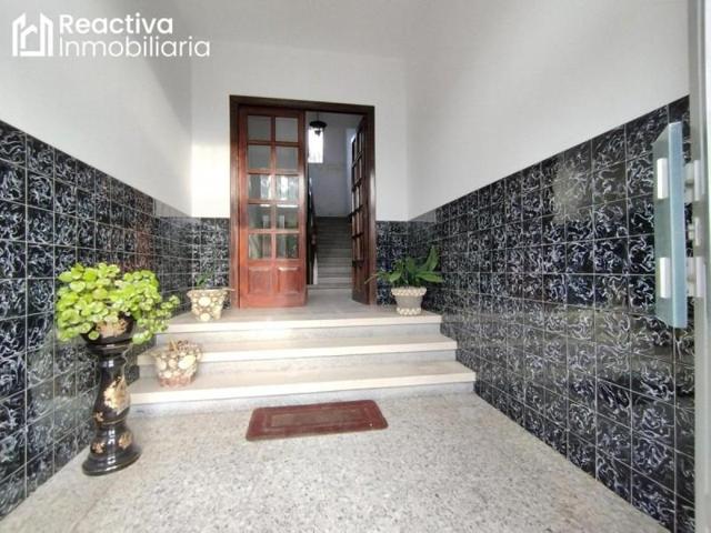 Casa en venta en Santiago de Compostela, Campus sur - Santa Marta photo 0
