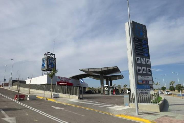 Local comercial en venta en Dos Hermanas, El Arenal - La Pólvora photo 0