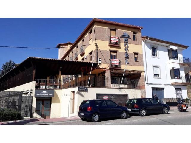 Edificio en venta en Cuacos de Yuste photo 0