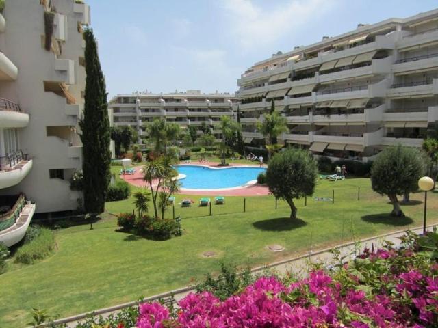 Apartamento en venta en Marbella, Guadalmina Alta photo 0