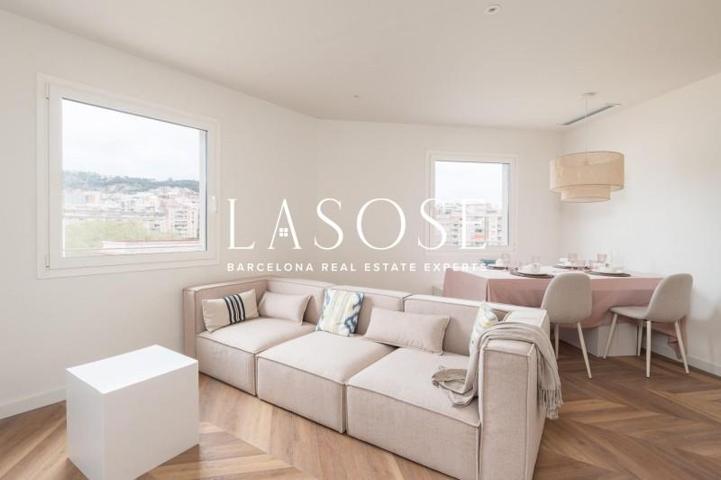 Piso en venta en Barcelona, El Baix Guinardó photo 0