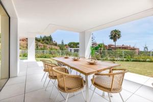 Apartamento en venta en Marbella, Cabopino photo 0