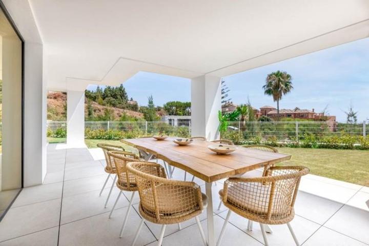 Apartamento en venta en Marbella, Cabopino photo 0
