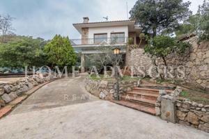 Chalet en venta en Santa Eulàlia de Ronçana, Urb. puig domènech photo 0