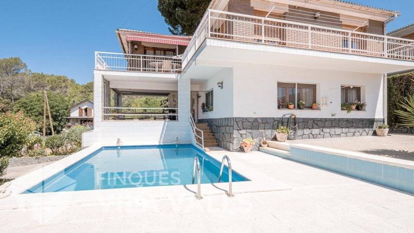 Casa en venta en Lliçà d'Amunt, Lliçà d Amunt photo 0