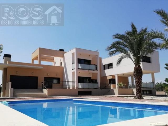 Chalet en venta en Novelda photo 0