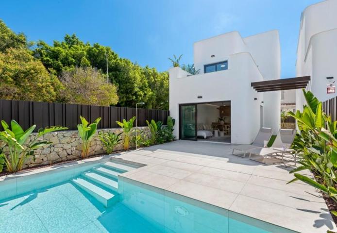 Chalet en venta en Orihuela Costa, Mil Palmeras photo 0