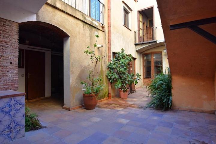 Casa en venta en Mataró, Centro photo 0