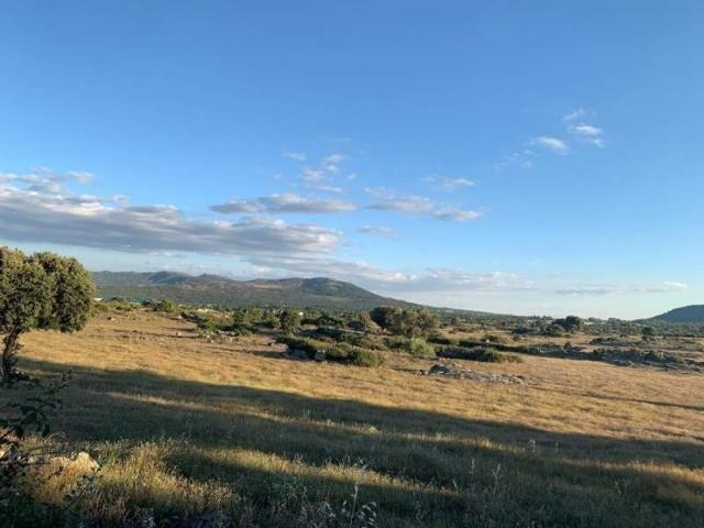 Terreno en venta en Moralzarzal photo 0