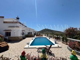 Chalet en venta en Sayalonga photo 0
