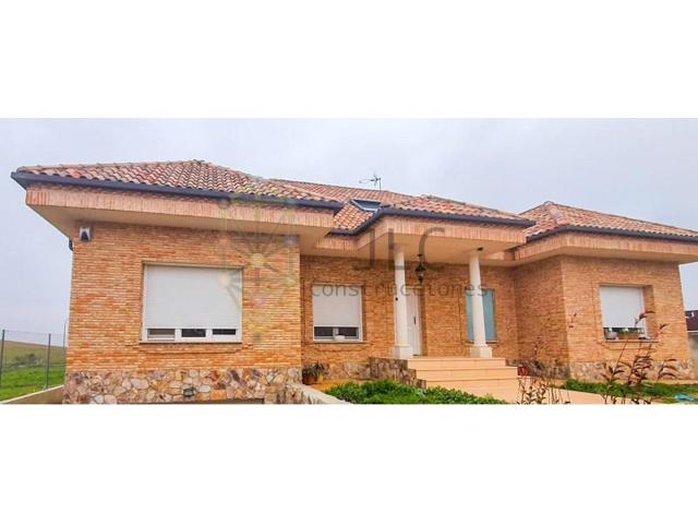 Chalet en venta en Fuente el Saz de Jarama photo 0