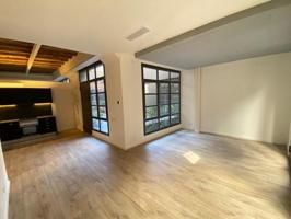 Piso tipo duplex en venta en Barcelona, El Raval photo 0