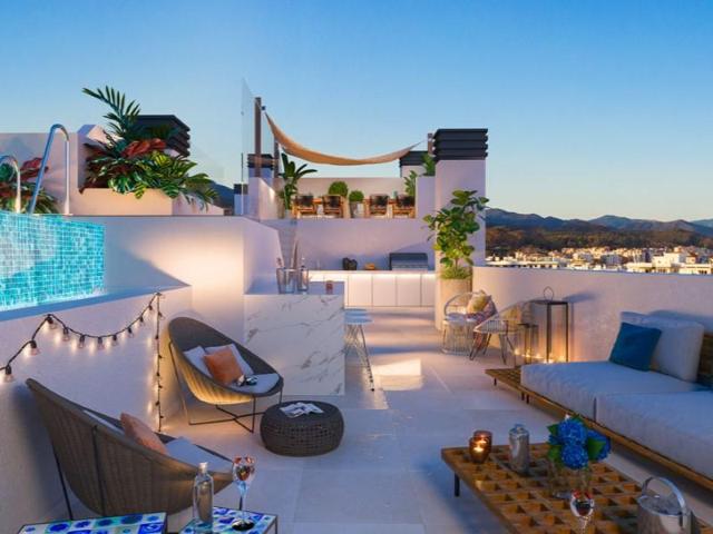 Apartamento en venta en Estepona photo 0