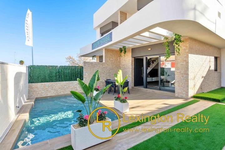 Adosada en venta en Los Montesinos photo 0