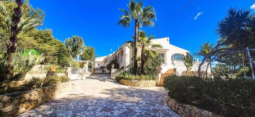 Chalet en venta en Alfaz del Pi, Alfaz del Pi photo 0