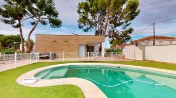 Chalet en venta en Torrent, El Vedat photo 0