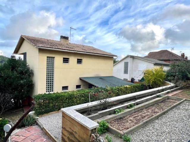 Casa en venta en Begues, Begues park photo 0