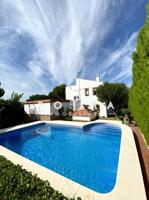 Chalet en venta en Dos Hermanas, Cerros de Montequinto photo 0