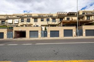 Adosada en venta en Granada, Carretera de la sierra photo 0