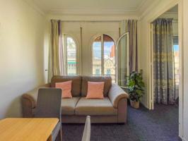 Piso en venta en Barcelona, Sant Antoni photo 0
