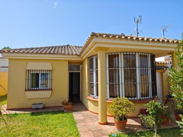 Chalet en venta en Chiclana de la Frontera, Costa de sancti petri photo 0