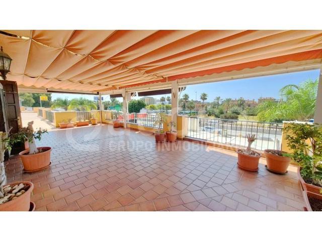 Local comercial en venta en Estepona photo 0