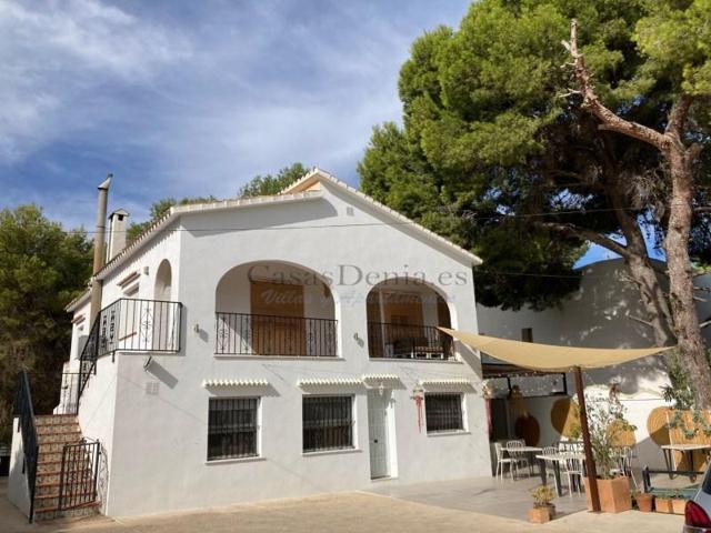 Chalet en venta en Denia photo 0
