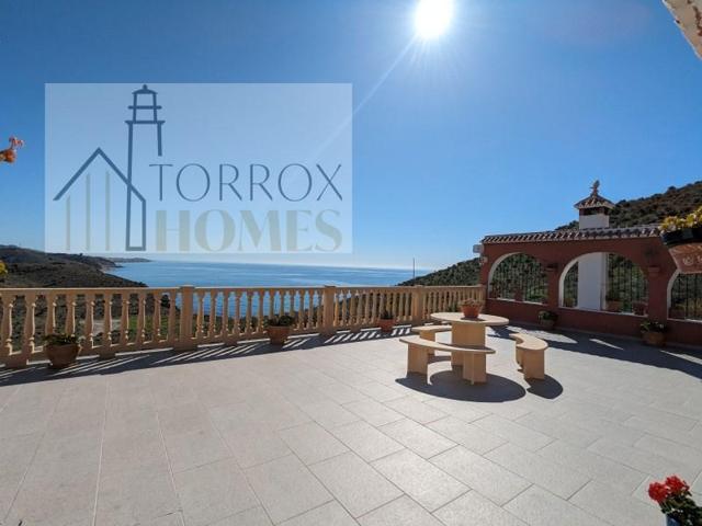 Casa con terreno en venta en Lagos photo 0