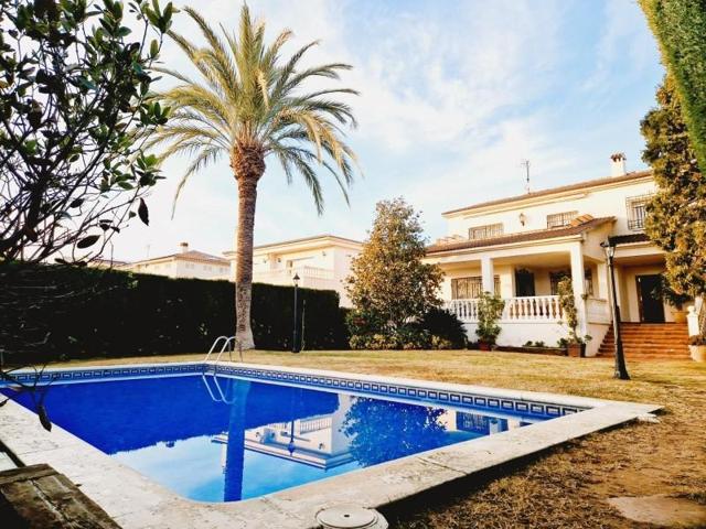 Chalet en venta en El Vendrell, Bonavista photo 0