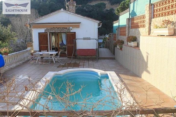 Chalet en venta en Lloret de Mar, Cala Canyelles photo 0