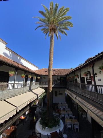 Local comercial en venta en Puerto de la Cruz photo 0