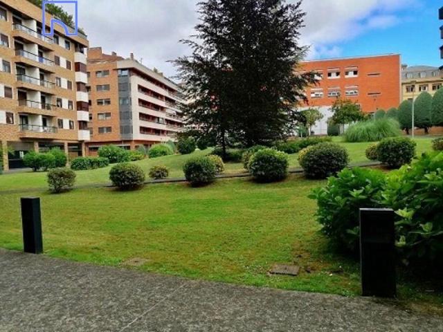 Local comercial en venta en Pamplona, Milagrosa photo 0