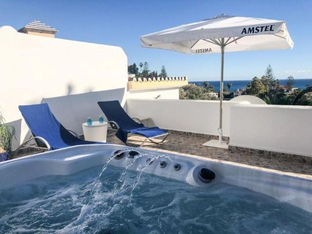 Chalet en venta en Benalmádena, Torremuelle photo 0