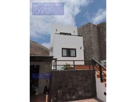 Chalet en venta en Tinajo photo 0