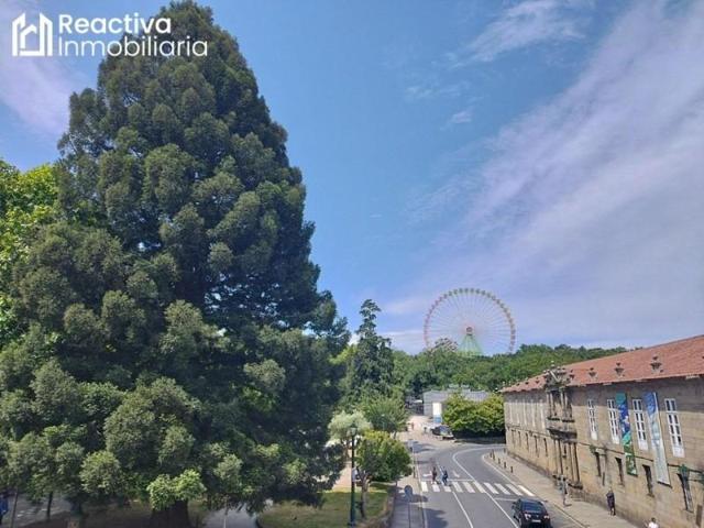 Edificio en venta en Santiago de Compostela, Ensanche photo 0