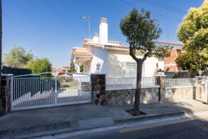 Casa en venta en Sant Fost de Campsentelles, Can Corominas photo 0