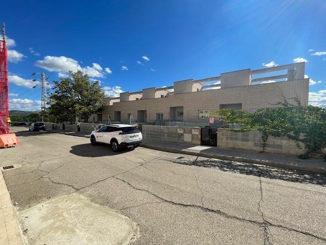 Edificio en venta en Flix, Flix photo 0