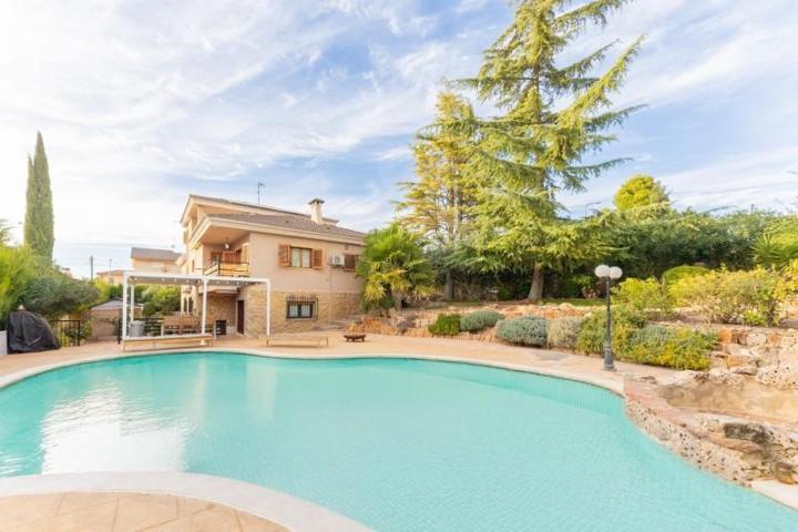 Chalet en venta en Requena, Urbanización san josé photo 0