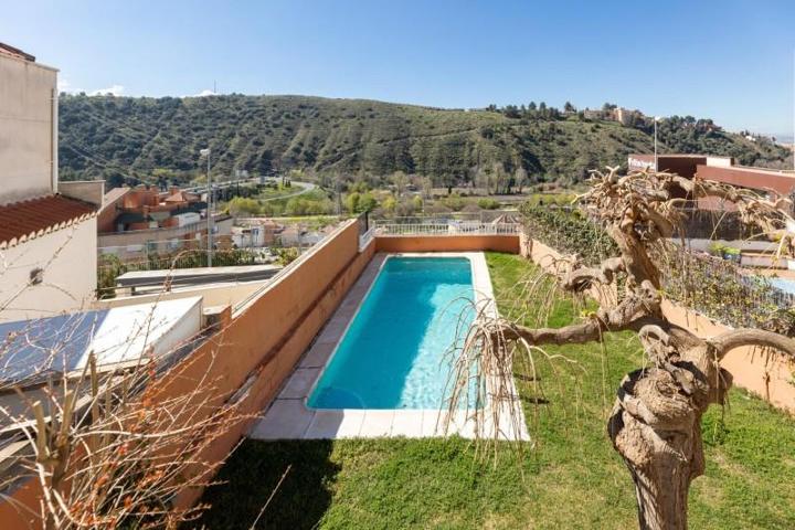 Casa en venta en Granada, Carretera de la sierra photo 0