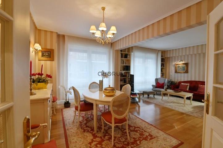 Piso en venta en Bilbao, Indautxu photo 0
