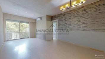 Piso en venta en Barcelona, Navas photo 0